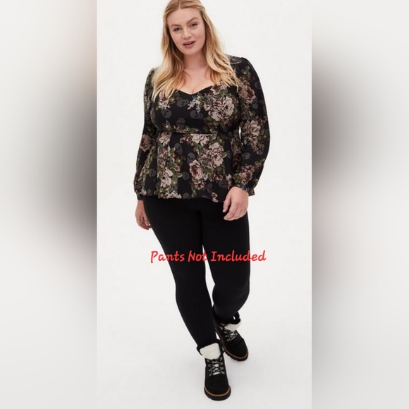 TORRID Black Skulls & Floral Sweetheart Kneck Peplum Crepe Top! NWT! - Picture 4 of 9
